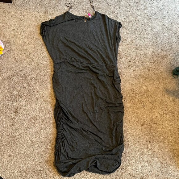 Vince Camuto Dresses & Skirts - Vince Camuto Gray Midi Dress